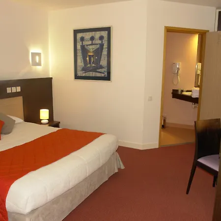 Hotel Brit Au Pays De Vitre 3*